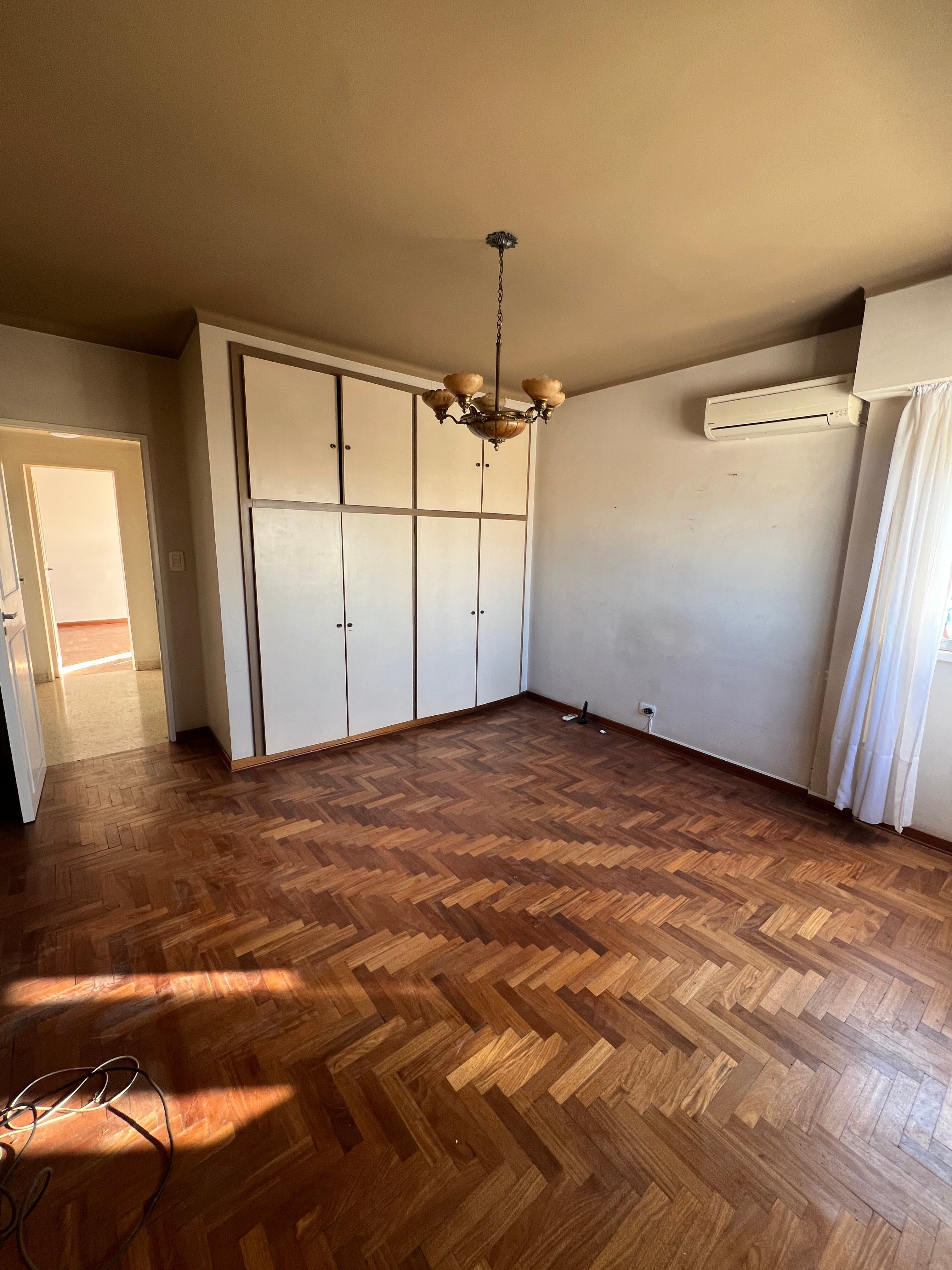 Venta piso de dos dormitorios en microcentro - 10