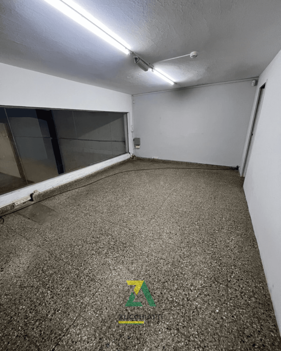 Alquiler salón comercial sobre avenida - 8