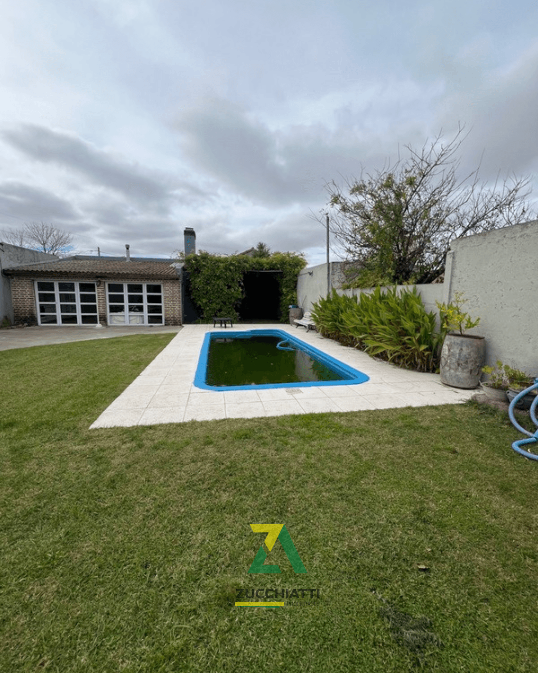 Excelente casa con mejoras en barrio ceco - 16