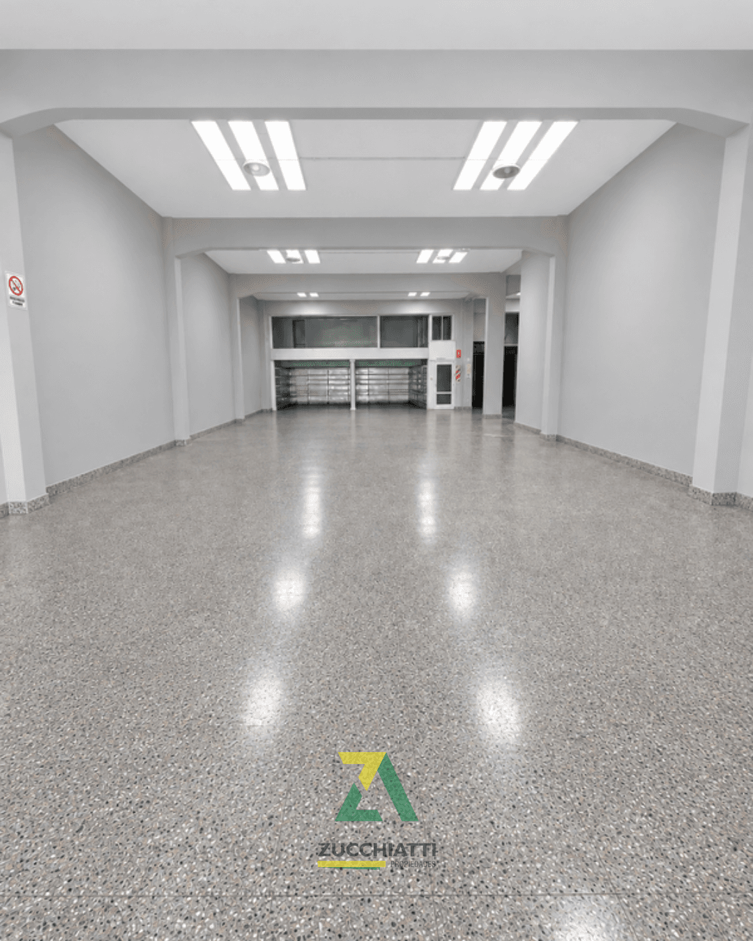 Alquiler salón comercial sobre avenida - 4
