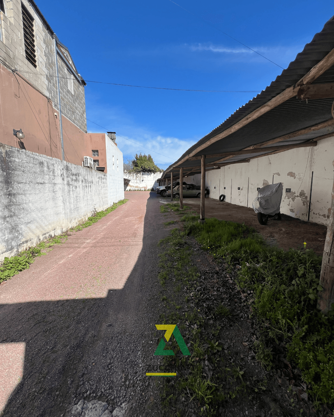 Venta lote + cocheras en microcentro - 2