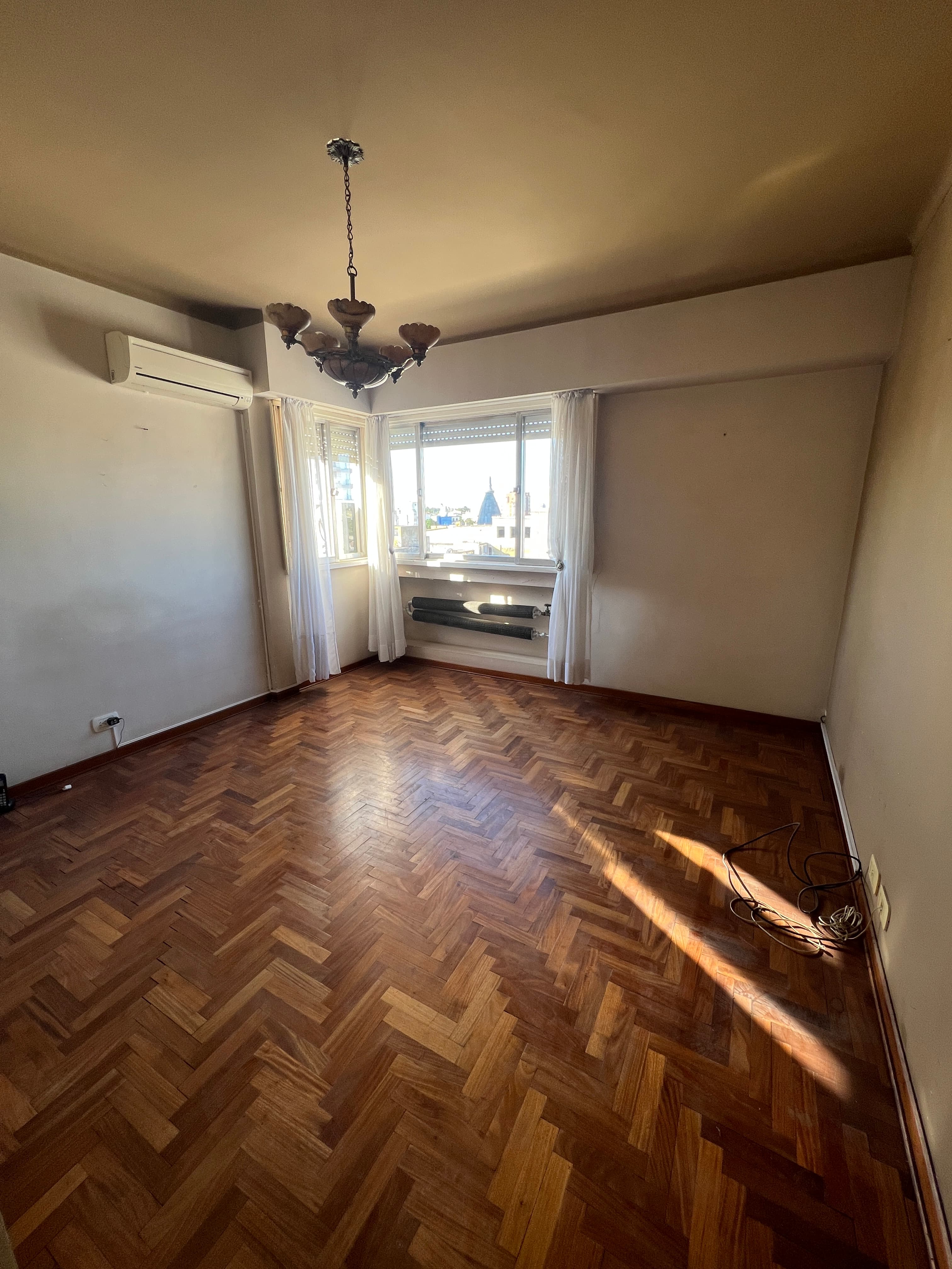 Venta piso de dos dormitorios en microcentro - 9