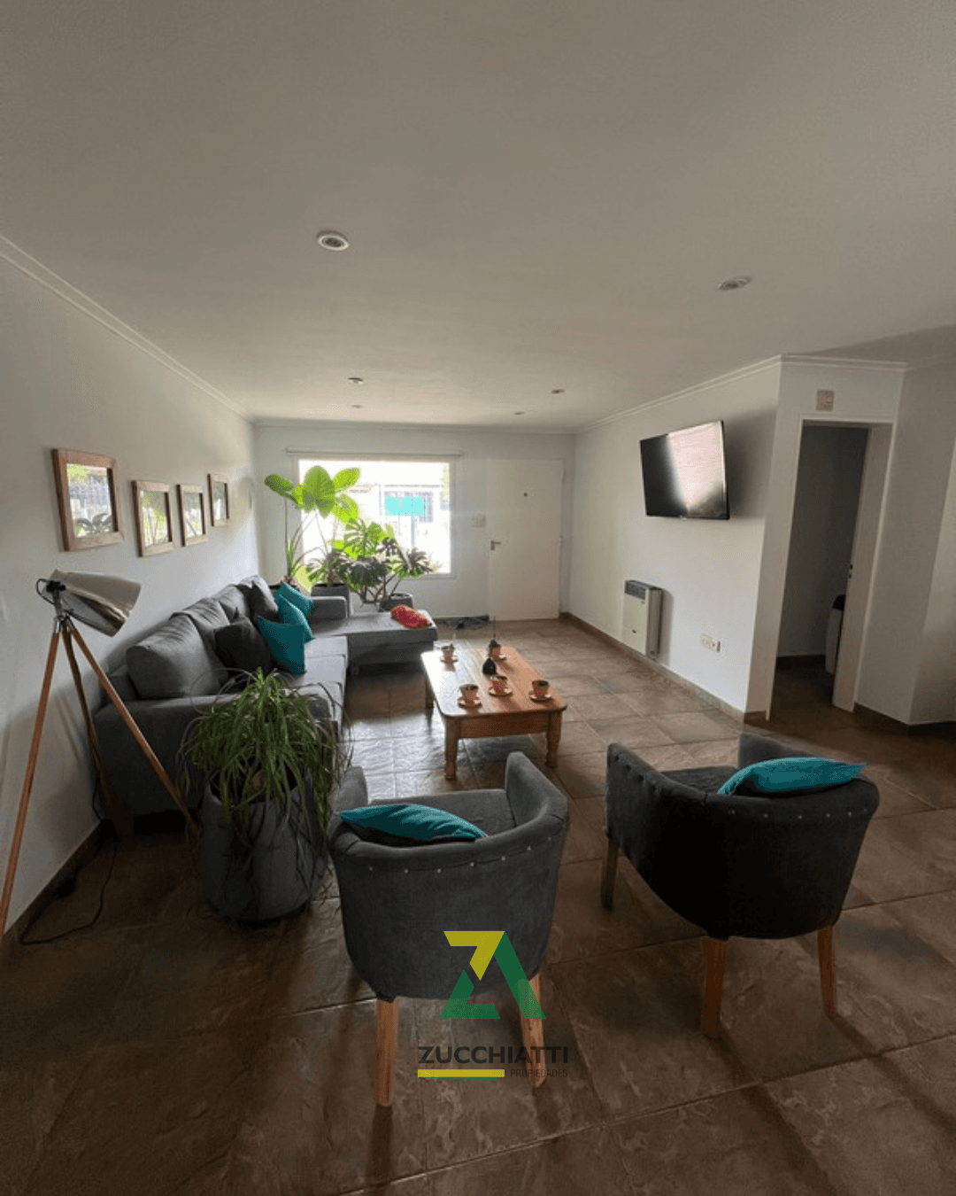 Excelente casa con mejoras en barrio ceco - 3