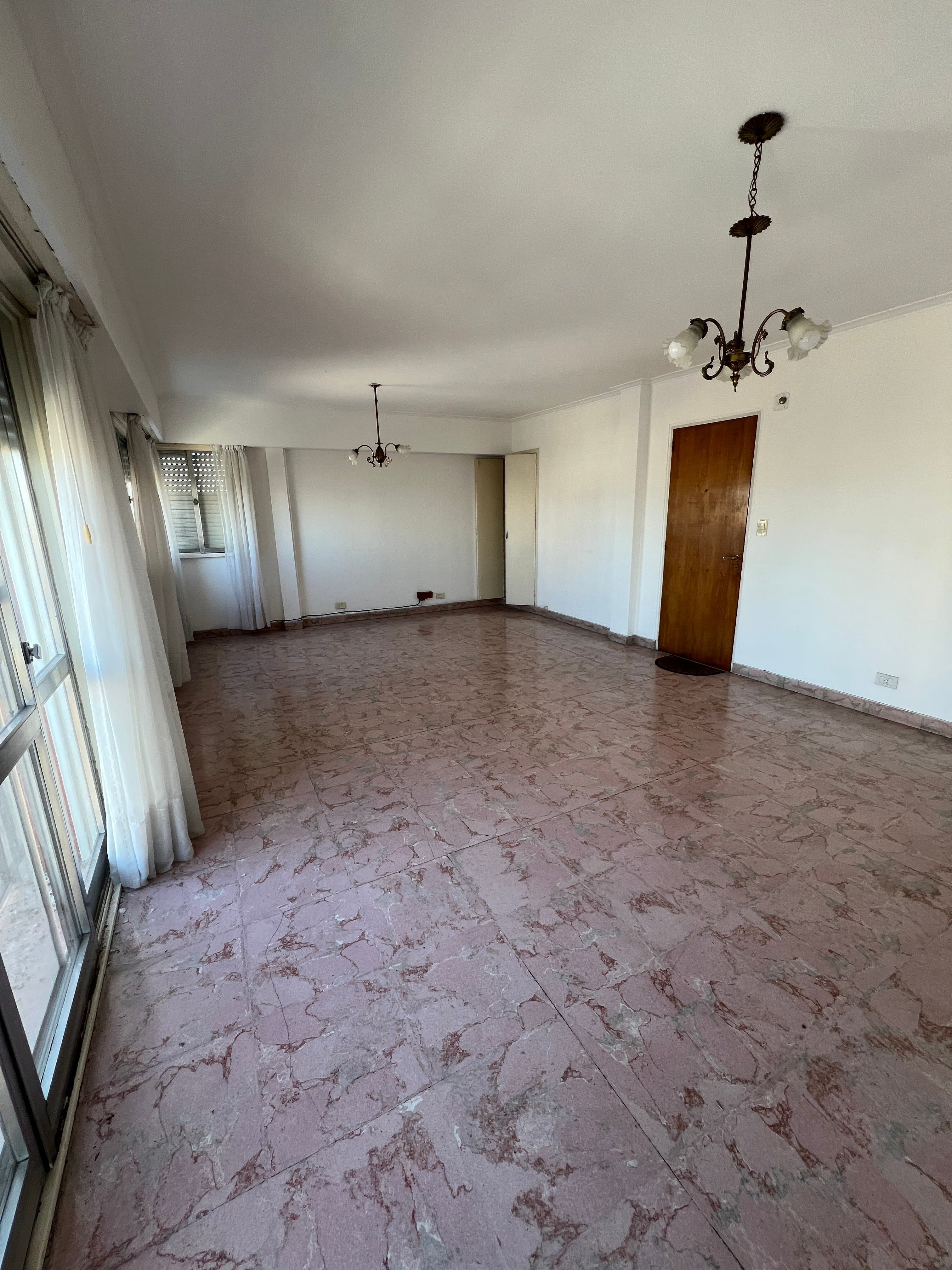 Venta piso de dos dormitorios en microcentro - 3