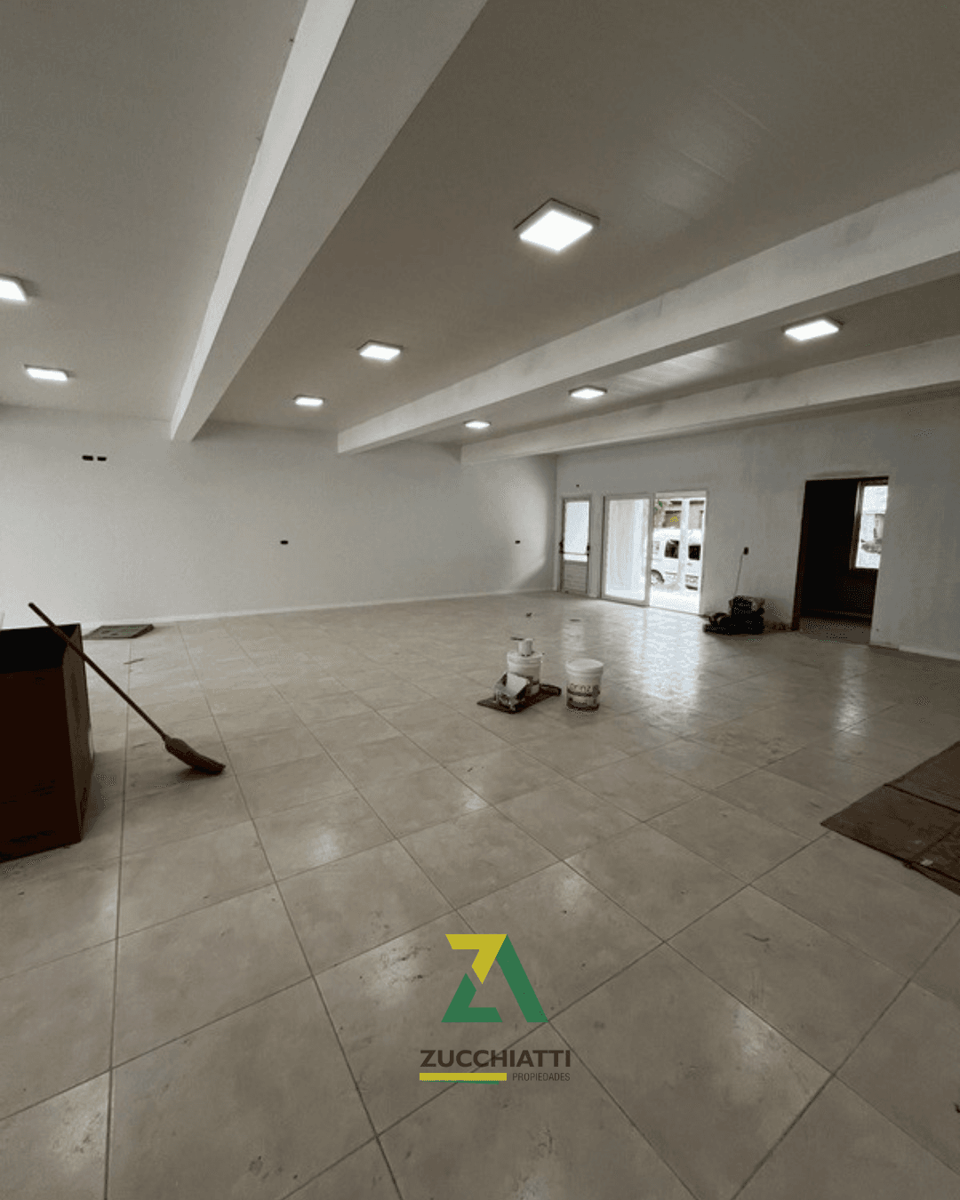 Alquiler salón comercial - 5