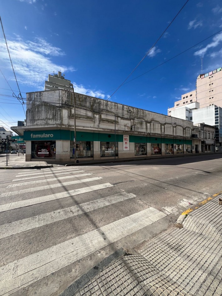 Venta destacada esquina comercial